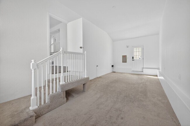 Building Photo - 4 Bed 2 Bath Home for Rent in Virginia Beach!