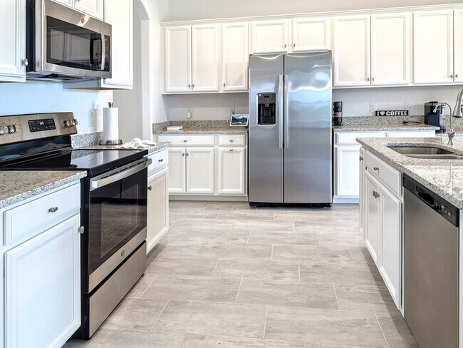 Building Photo - 11305 Shady Blossom Dr