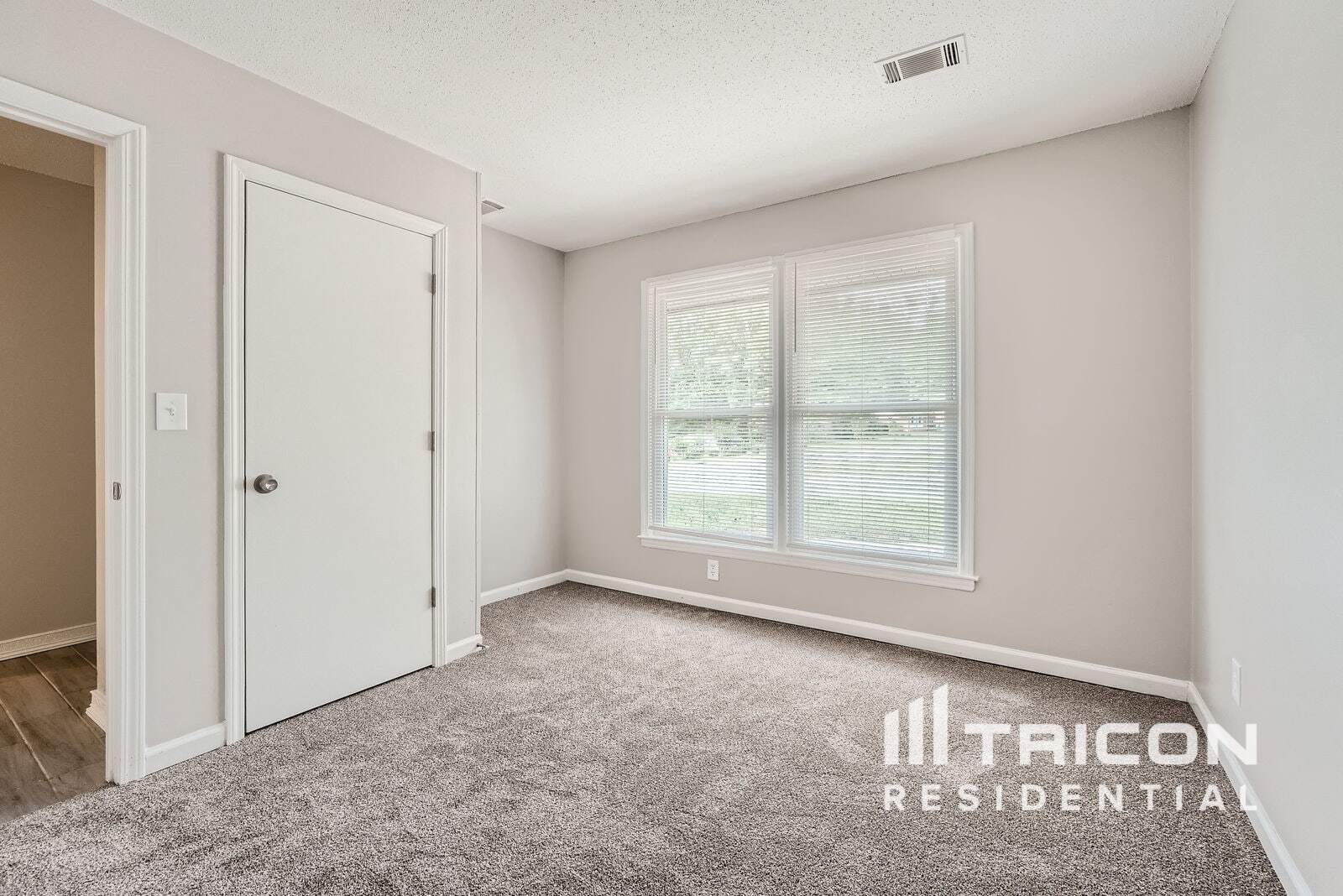 Building Photo - 5313 Larewood Dr