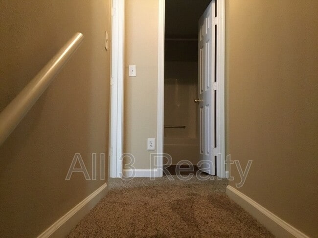 Building Photo - 4132 Ravenwood Ct