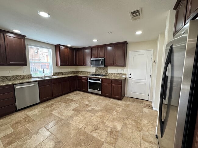 Building Photo - 17011 Calle Trevino