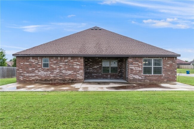 Building Photo - 457 Harper Dr