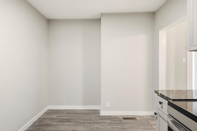 Building Photo - 5225 Central Ave