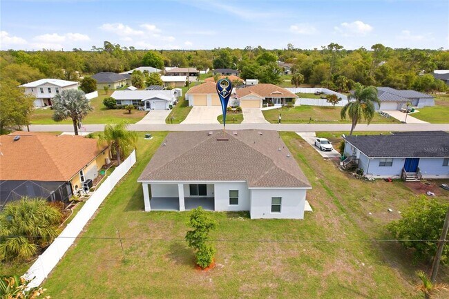 Building Photo - 870 Columbia St