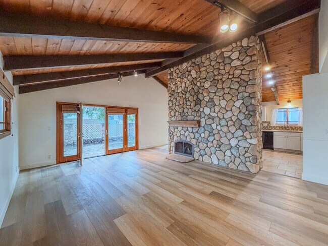 Building Photo - 5142 Sandpiper Way