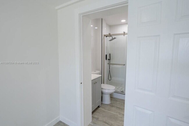 Building Photo - Hope Street, Hollywood, FL 33024 - 4 BR 2 ...