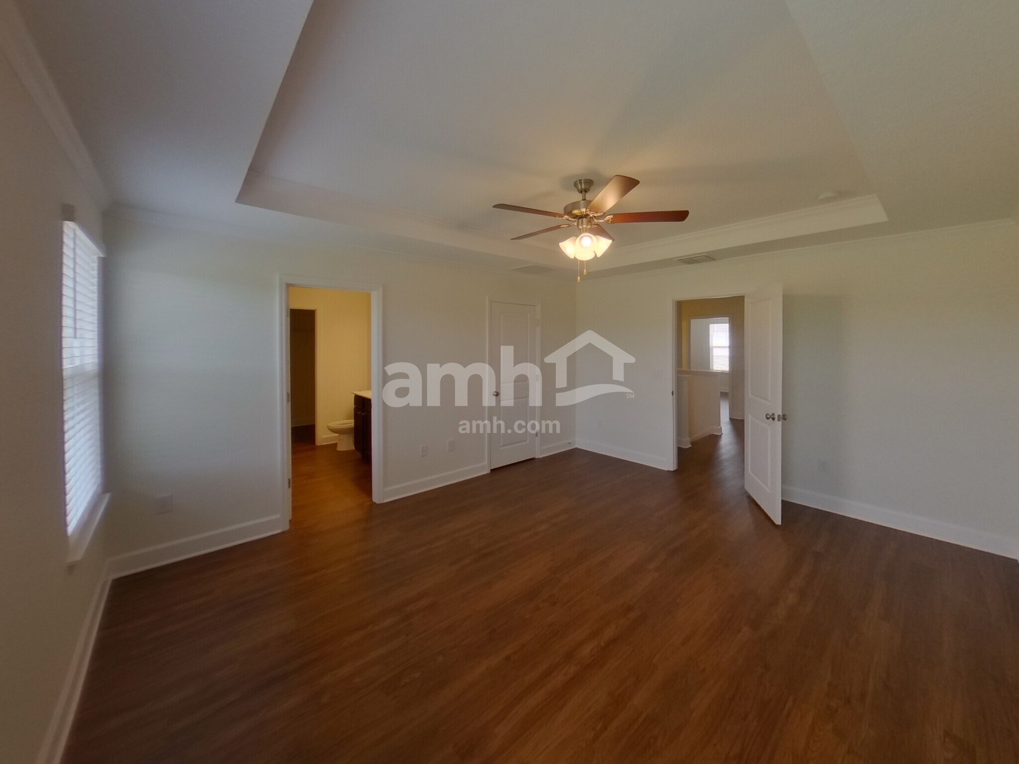 Building Photo - 1045 Island Pond Dr