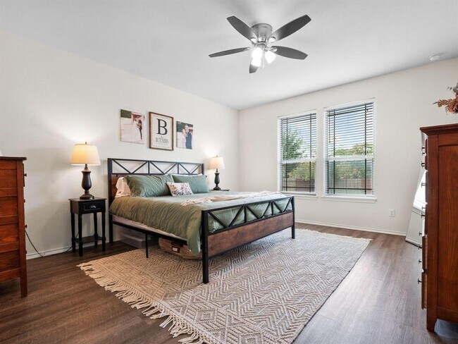 Building Photo - 705 Autumn Sage Way