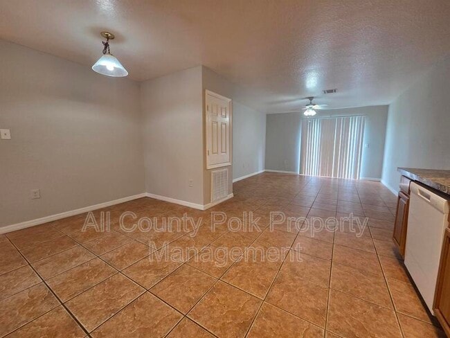 Building Photo - 1212 Fairway Dr