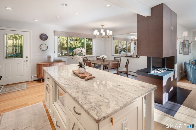 Building Photo - 12 Splitrock Rd