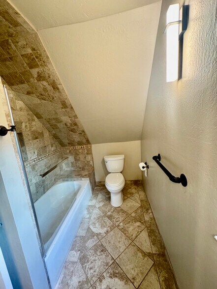 Building Photo - 1550 Indian Valley Rd