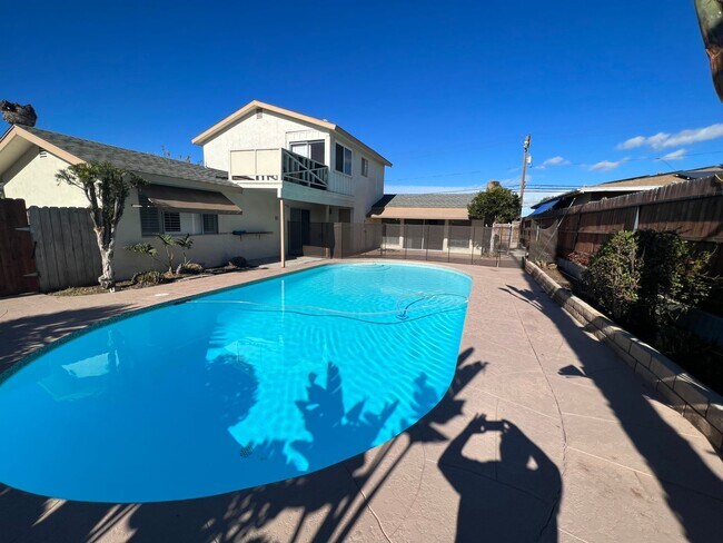 Building Photo - Large Home in Well Established Chula Vista Neighborhood