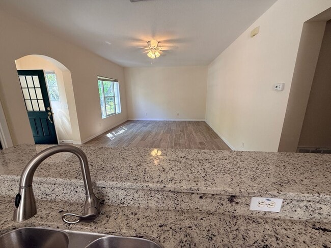 Building Photo - 1107 Croton Pl
