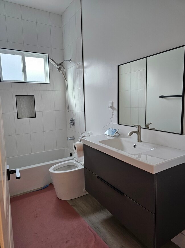 Building Photo - 886 Barri Dr