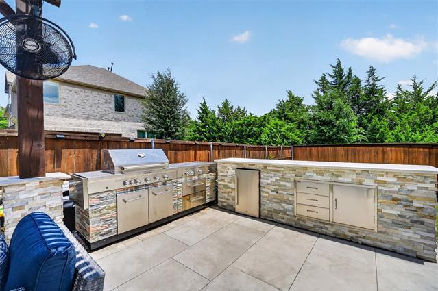 Building Photo - 8700 Fairway Ln