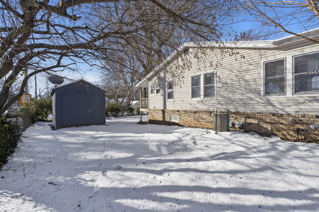 Building Photo - 1054 E Cherokee St