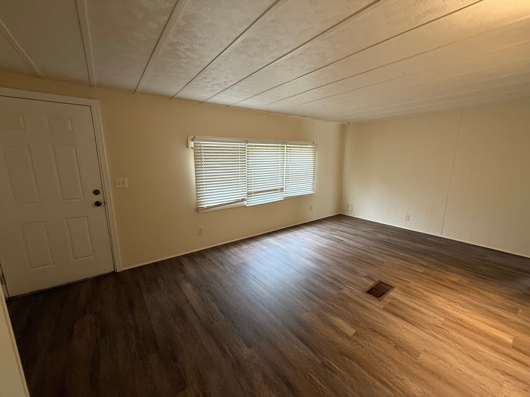 Building Photo - 3122 Moody Ave