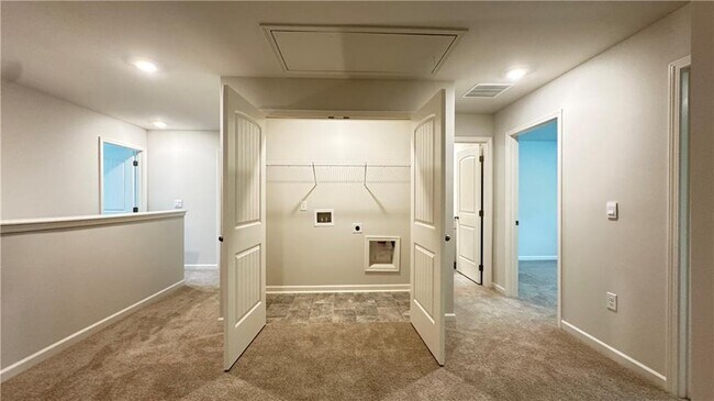 Building Photo - 3190 Greyton Dr