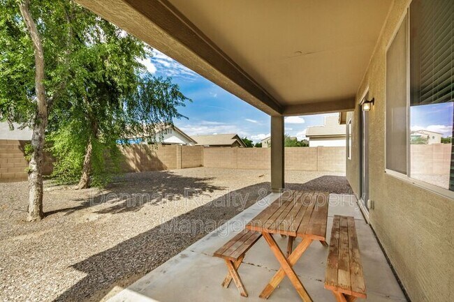 Building Photo - 1154 W Stephanie Ln