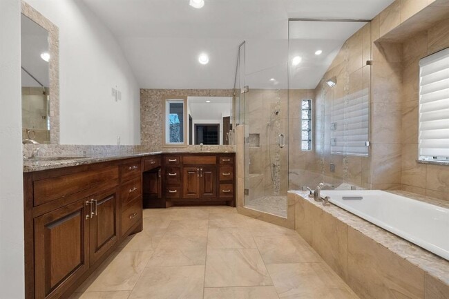 Building Photo - 10810 River Terrace Cir