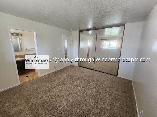 Building Photo - Foothill Farms Gem