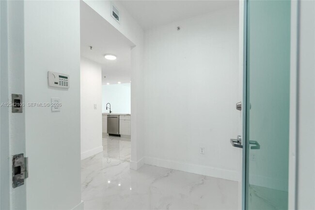 Building Photo - 7914 Harbor Island Dr