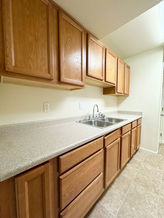 Building Photo - OL2441