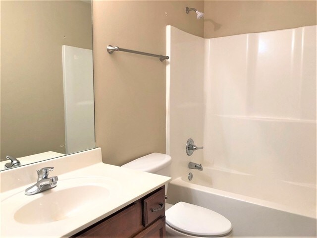 Building Photo - 1325 Sunray Dr