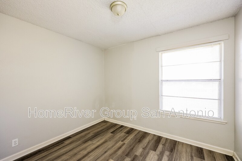 Building Photo - 714 Dana Dr
