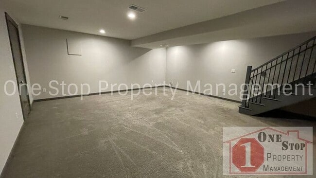 Building Photo - 3 Bedroom, 2.5 Bath Modern Townhome in Nor...