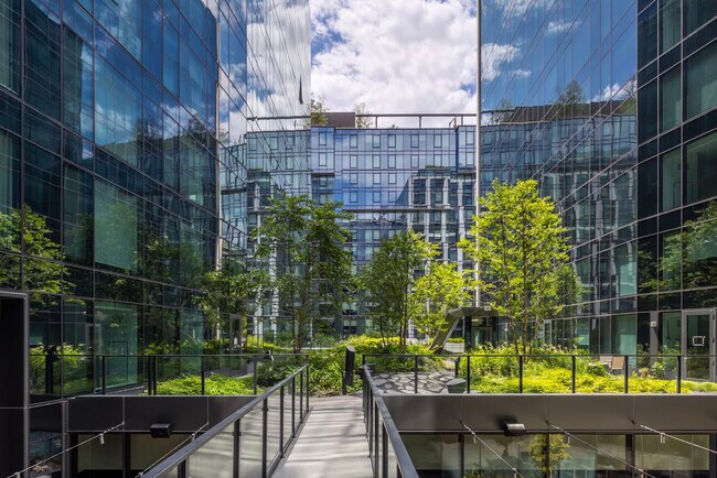 Building Photo - 949 1st St SE