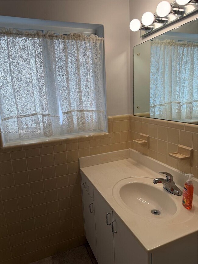 Building Photo - 3790 Polk St