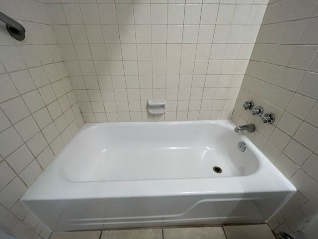 Newly refinished bathtub - 6100 Dr Martin Luther King Jr St N