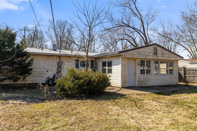 Primary Photo - NEW LISTING! 3 Bedroom House