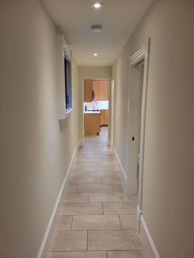 Building Photo - 210 8th St SE