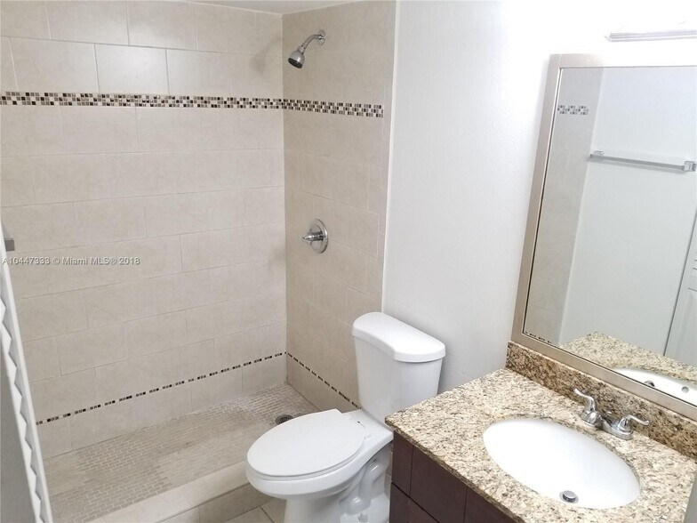 Building Photo - 9521 SW 138th Pl