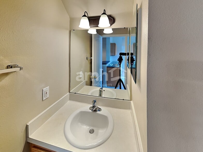 Building Photo - 1003 Windton Oak Dr