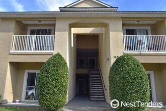 Building Photo - Two Bedroom Condo in West Jax