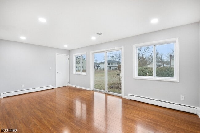 Building Photo - 25 Sandalwood Dr