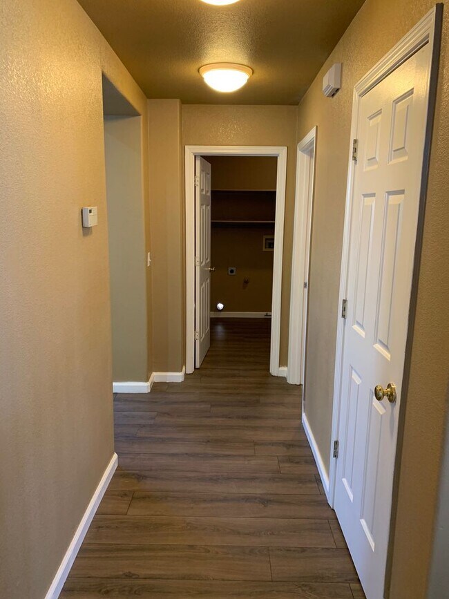 Building Photo - Fantastic Antioch Home!