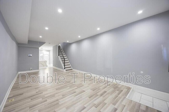 Building Photo - 10 N Ellwood Ave