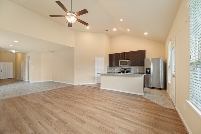 Building Photo - 3530 Vivaldi Dr
