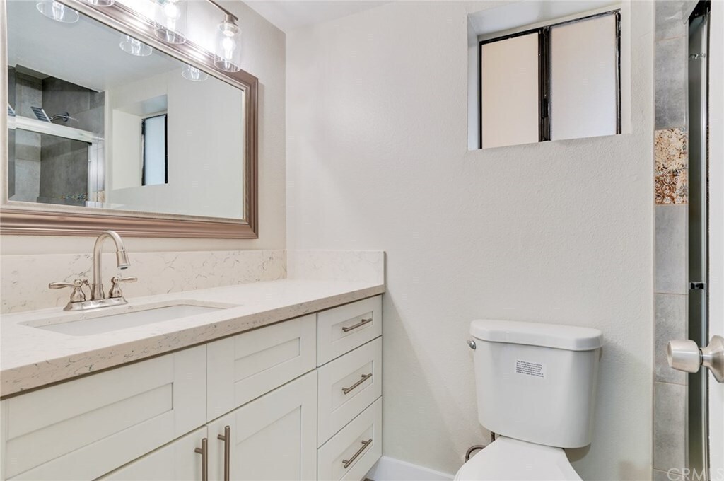 Building Photo - 2343 E 17th St