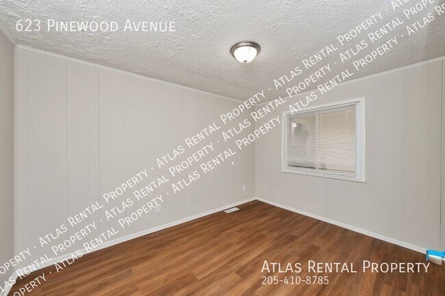 Building Photo - 623 Pinewood Ave