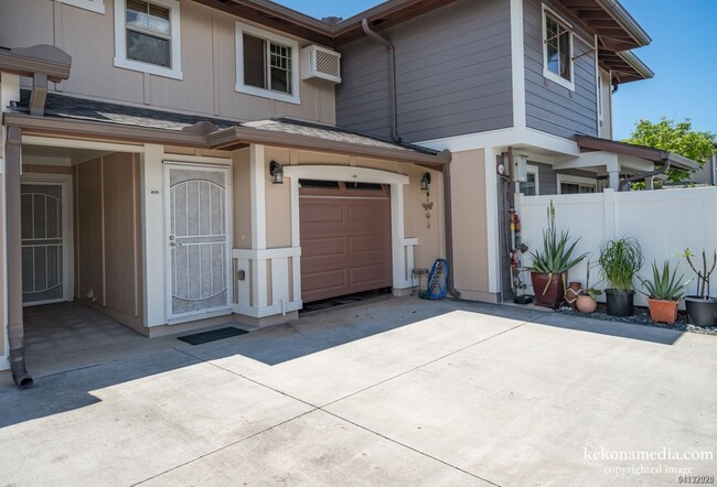 Building Photo - Immaculate, Move In Ready, Fully Upgraded,...