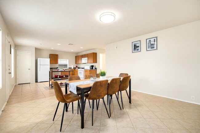 Building Photo - 814 Eagles Glide Dr