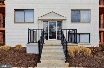 Building Photo - 125F Clubhouse Dr SW