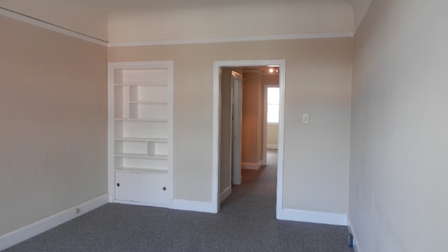 Building Photo - 1060 Powell St