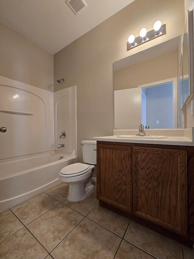Building Photo - A Stunning 4 Bedroom Home in South West La...