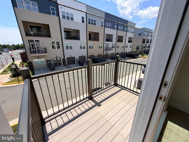 Building Photo - 2548 Neabsco Common Pl